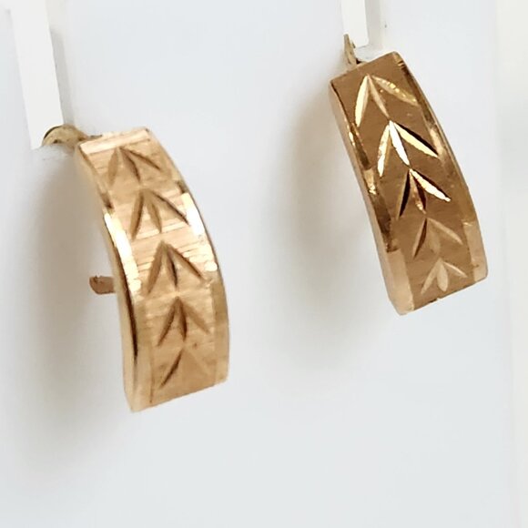 Not Flimsy* 80s 14k Solid Gold French Diamond etched Filigree Earrings 1.39g VTG - Picture 5 of 13